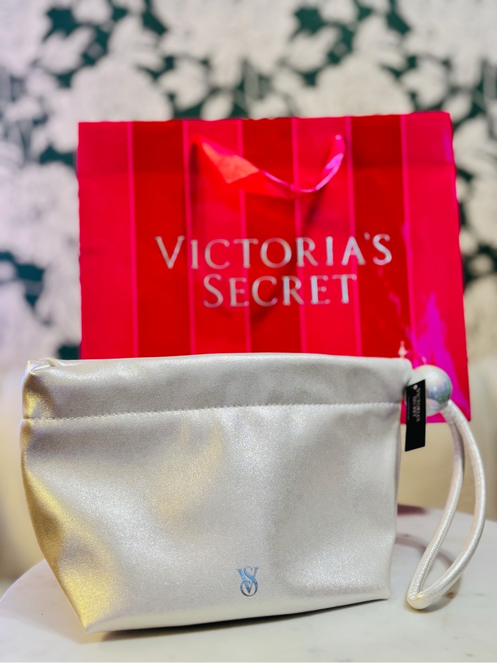 🎁 Victoria’s Secret Silver Metallic Cosmetic Pouch with Wrist Strap w/VS Bag!